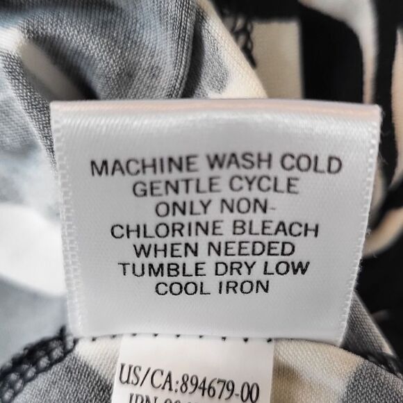 Banana Republic Women's Black & White Halter Top - Picture 7 of 7